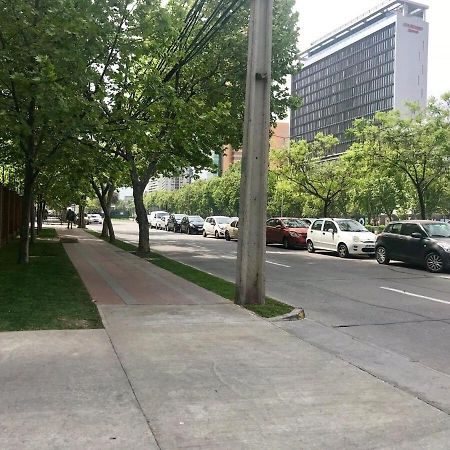 Mirando a Parque Arauco Santiago Exterior foto